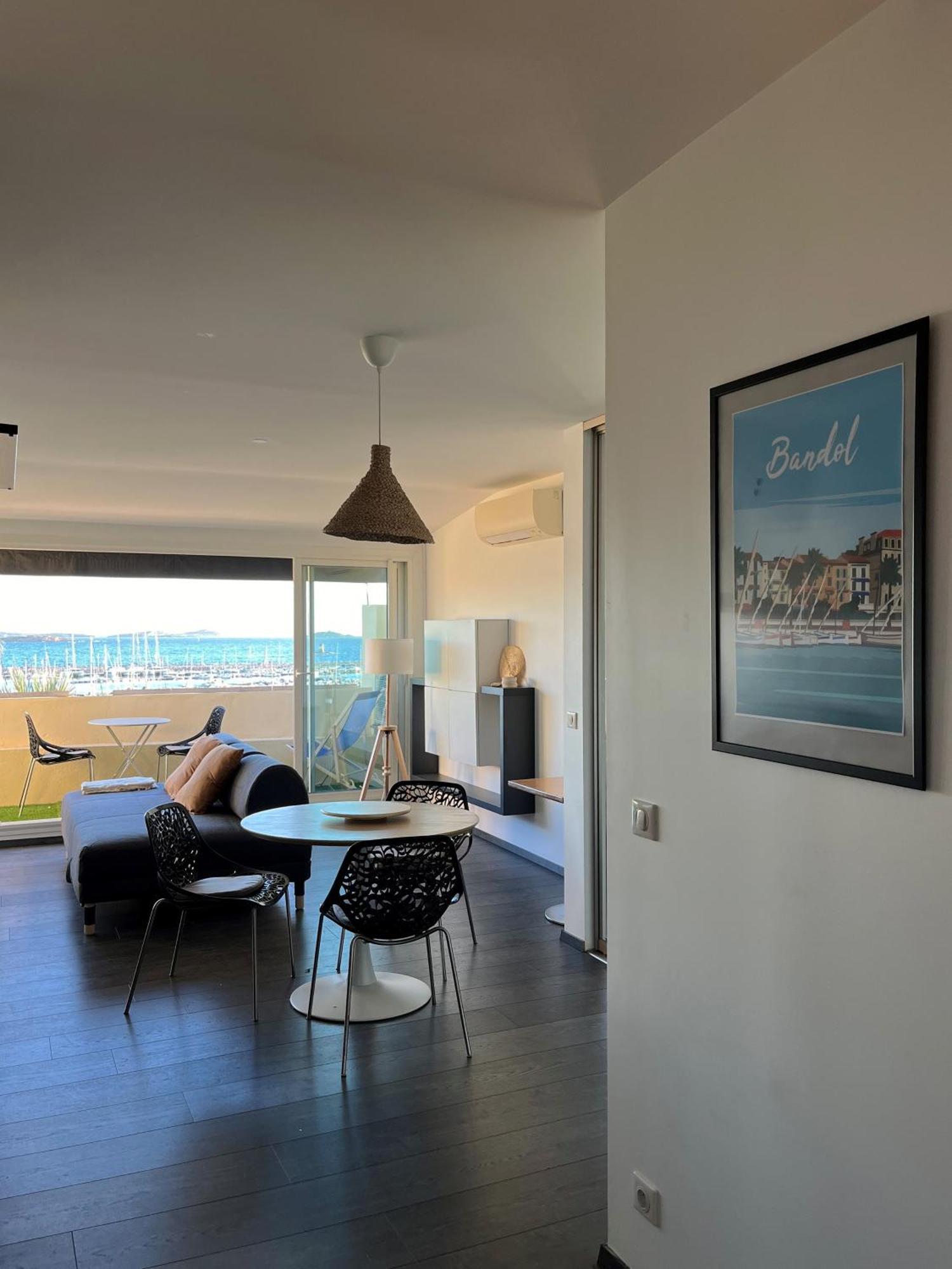 Apartment Sur Le Port Vue Bandol